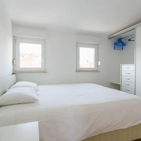 Swanky Gem Apartment