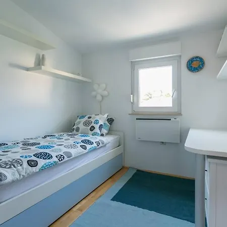 Apartment Swanky Gem