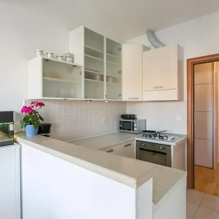 Swanky Gem Apartment *
